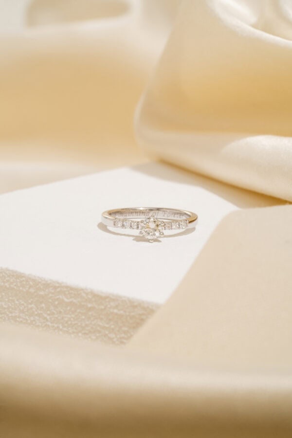 Anillo de Compromiso Love Shine