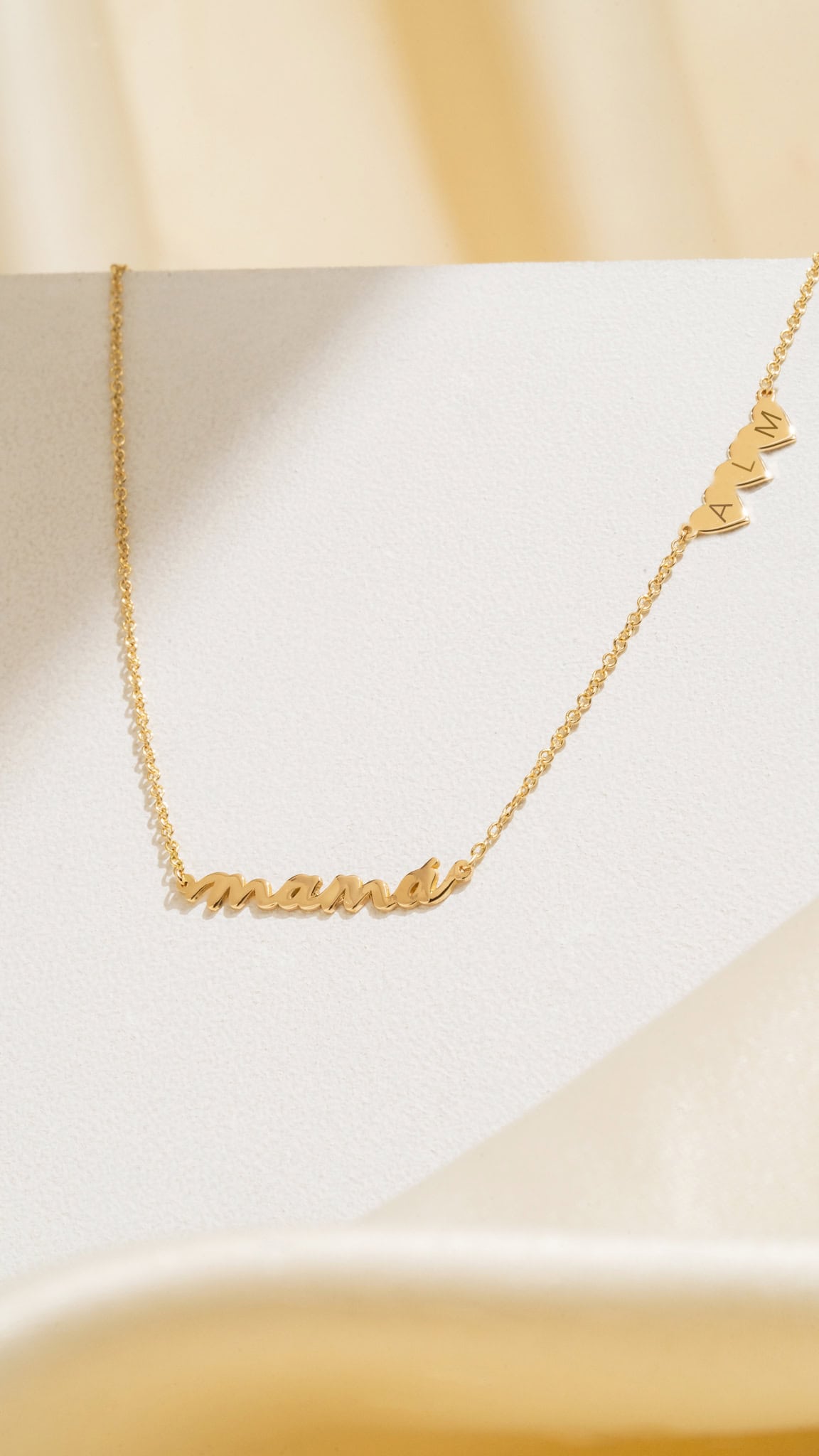 Cadena Amor de Mamá